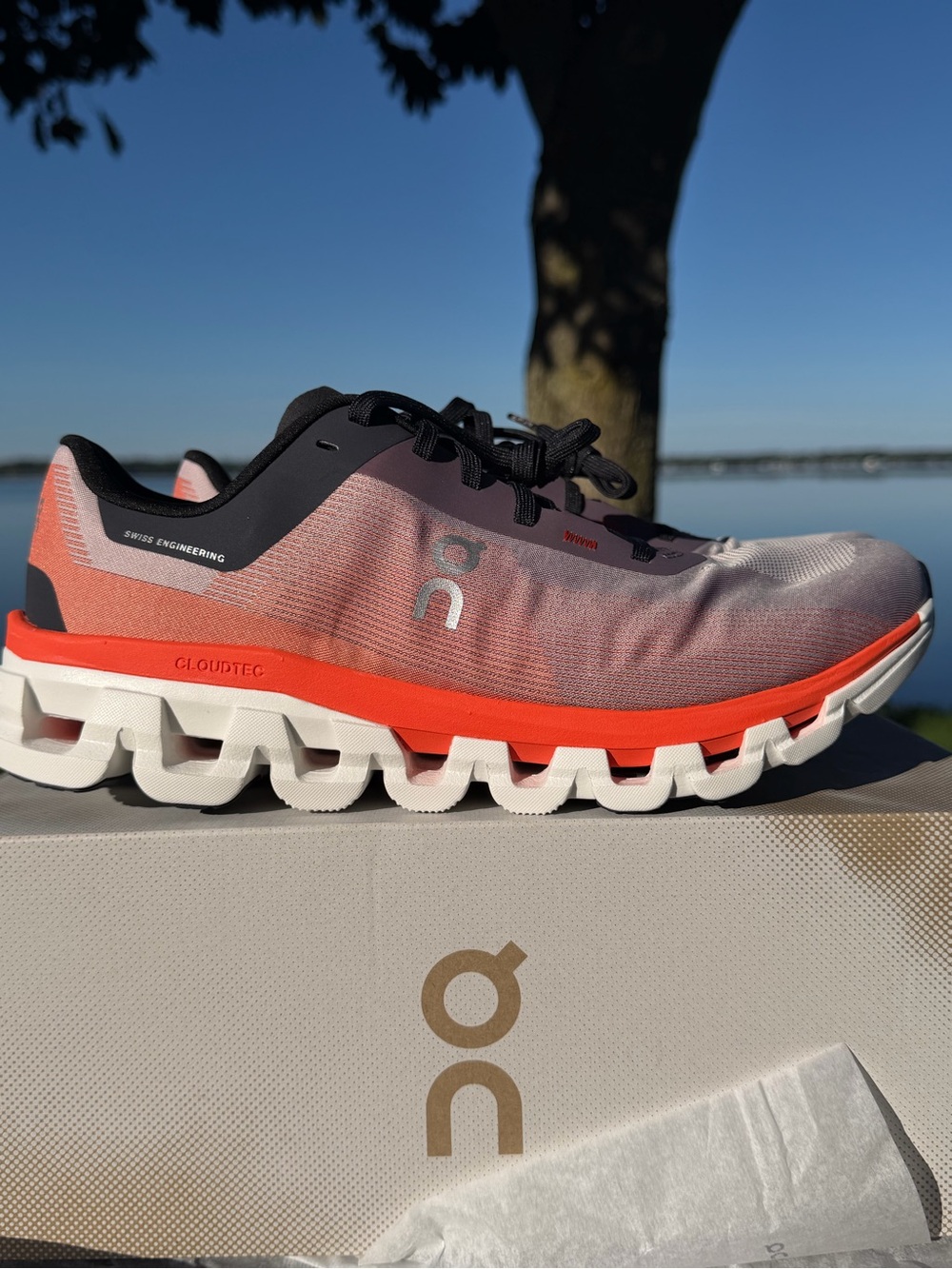 On Cloudflow 4 Women's Size 9 CloudTec Trainer in Quartz|Flame